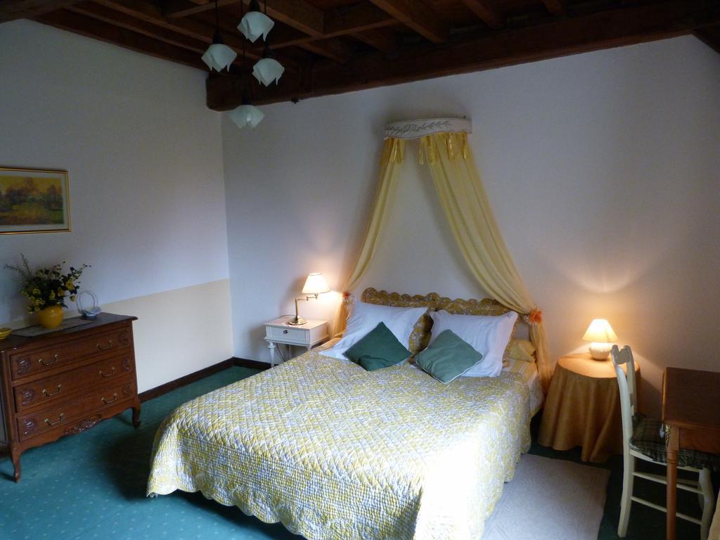 Le Moulin De Fillievres Bed & Breakfast Bilik gambar